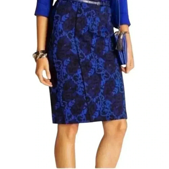 Ann Taylor Damask Ponte Pencil Skirt Blue Pattern Size 6 - Picture 2 of 6